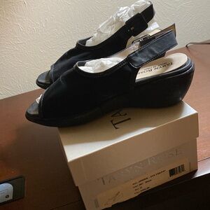Barely worn women’s Taryn Rose sandals
